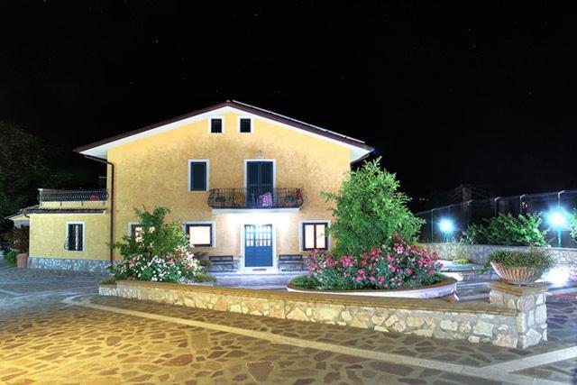 I Due Melograni Agriresort Tarano 外观 照片